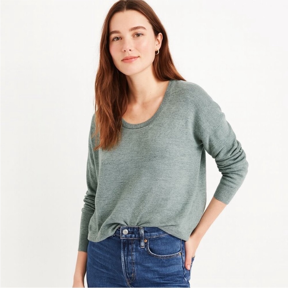 Light Green Scoop Neck Women's Sweater